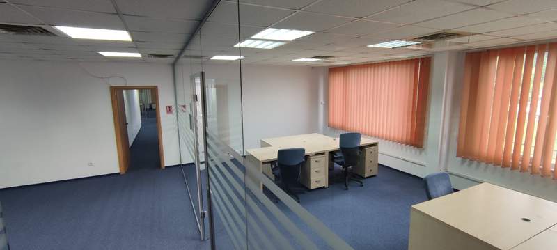 Birou mic pentru echipă