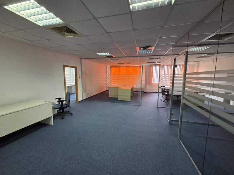 Spațiu mare open plan